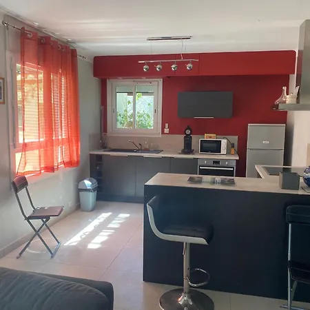 Holiday home Rez De Grand T2 Proche Marvivo-sablettes La Seyne-sur-Mer
