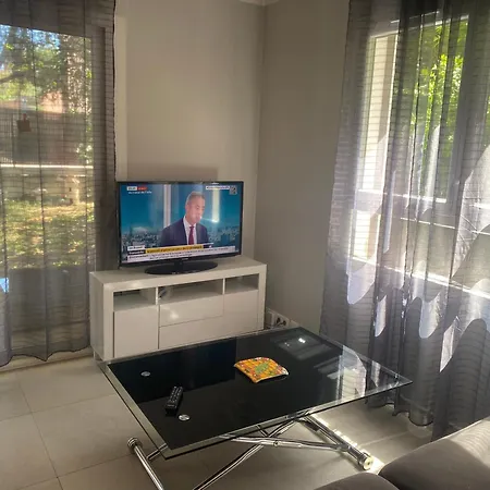 Rez De Grand T2 Proche Marvivo-sablettes Holiday home *